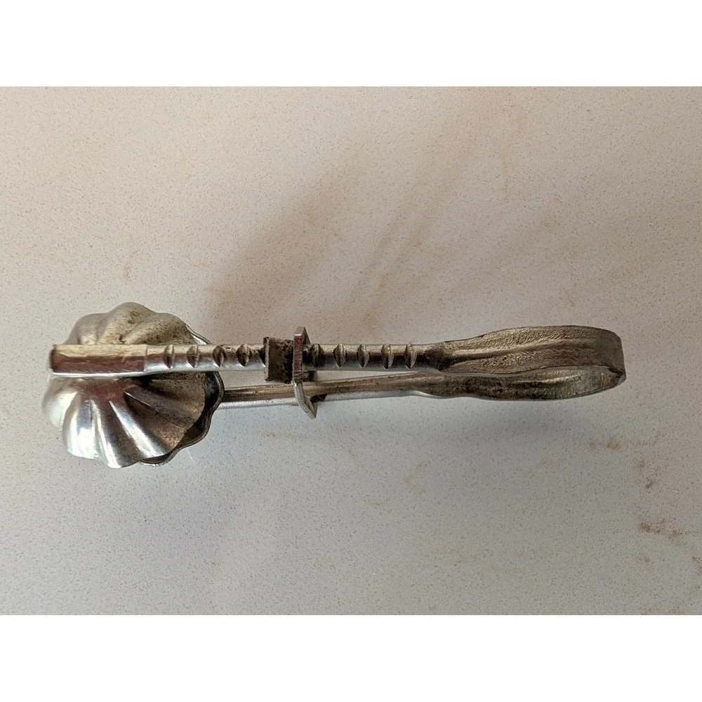 Vintage Silver Tone Seashell Butter Curler Tea Bag Squeezer Shell Mold Tool